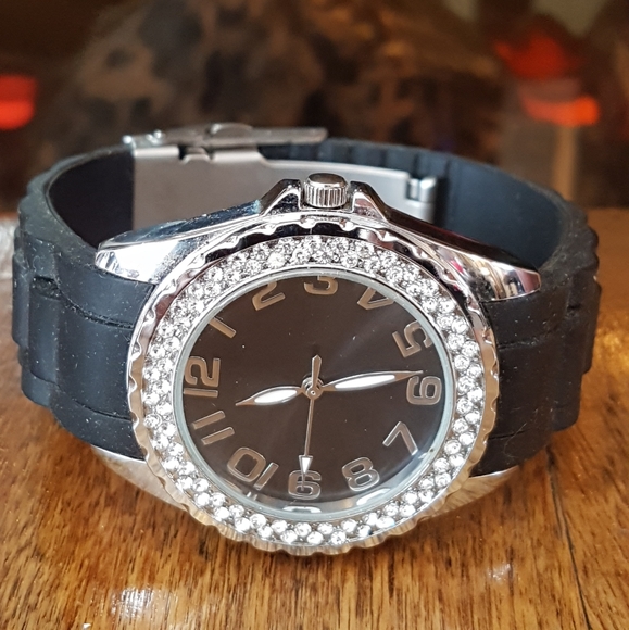 NWOT Old Stock Bling Large Face Wrist Watch. - Picture 3 of 7